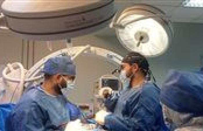 للمرة الثانية .. فريق طبي بمستشفى ديرب نجم المركزي ينجح في إجراء عملية جراحة عمود فقري لمريضة مسنة