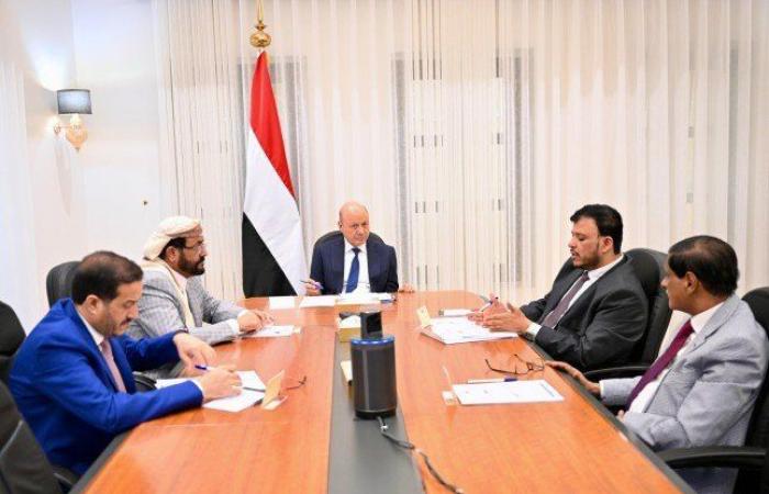 الرئاسي اليمني يدعو ميليشيا الحوثي إلى إلقاء السلاح والجنوح للسلام