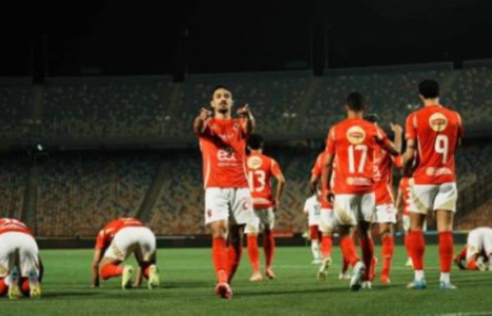 الأهلى يهزم الحرس بخماسية ويُقلص الفارق مع بيراميدز لنقطة وحيدة بقمة الدورى