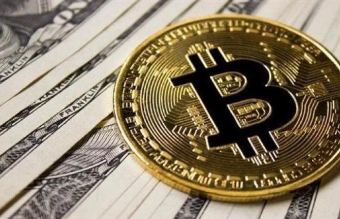 عملة بيتكوين تقفز فوق 100 ألف دولار لأول مرة منذ فبراير