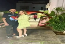 "يا عمري".. 20 صورة رومانسية لـ حسام عاشور وزوجته